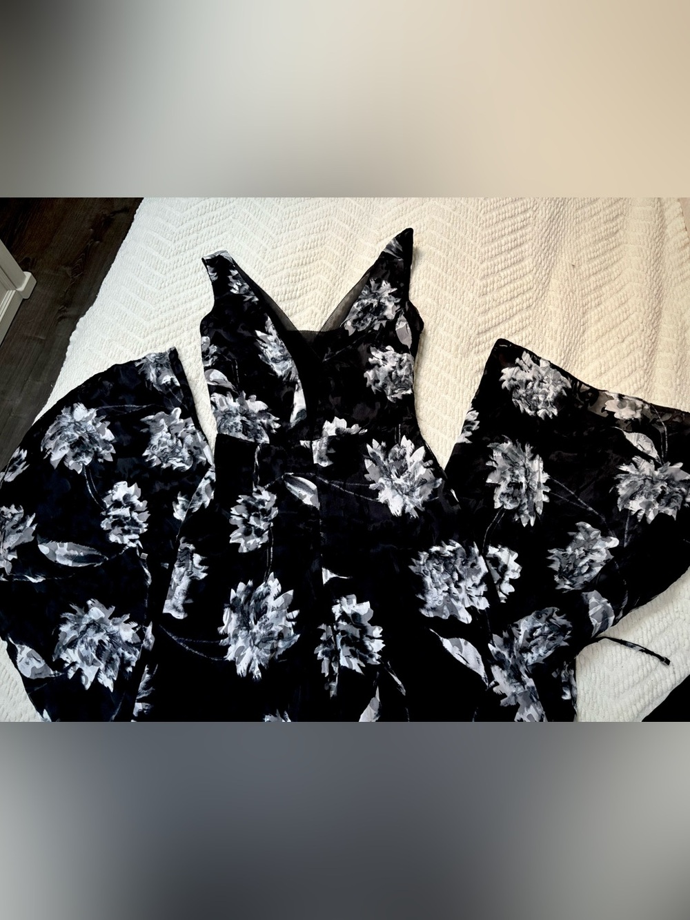 NWT❗️White House Black Market Black Floral Wide-Leg Jumpsuit